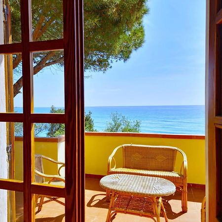Villa Papiyon - Accesso Privato Alla Spiaggia Cala Liberotto Exteriör bild