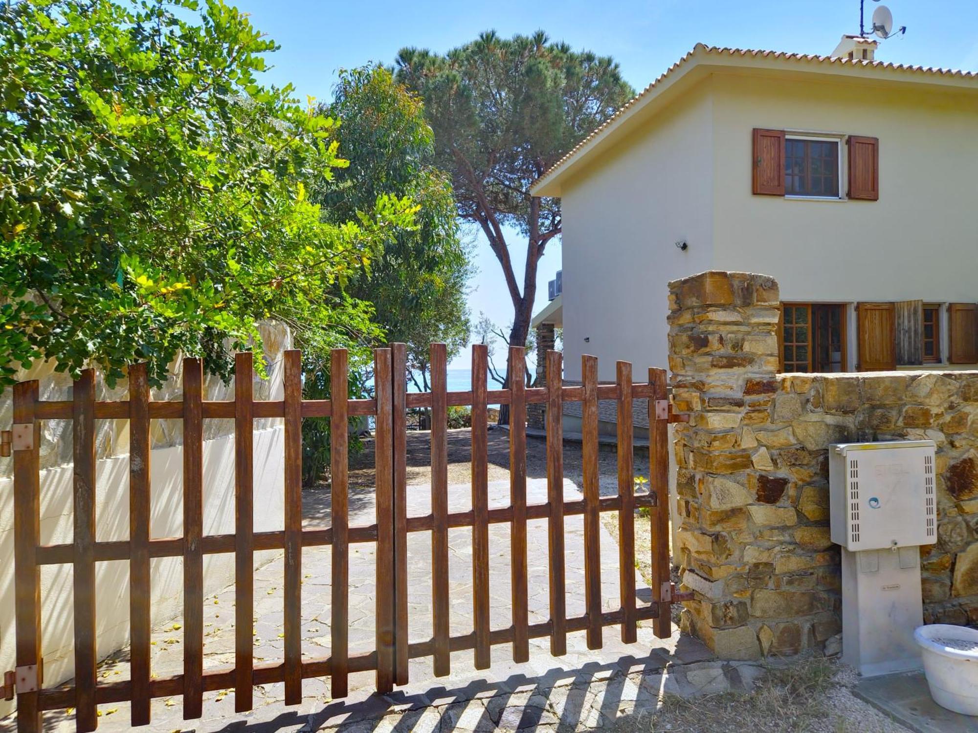 Villa Papiyon - Accesso Privato Alla Spiaggia Cala Liberotto Exteriör bild