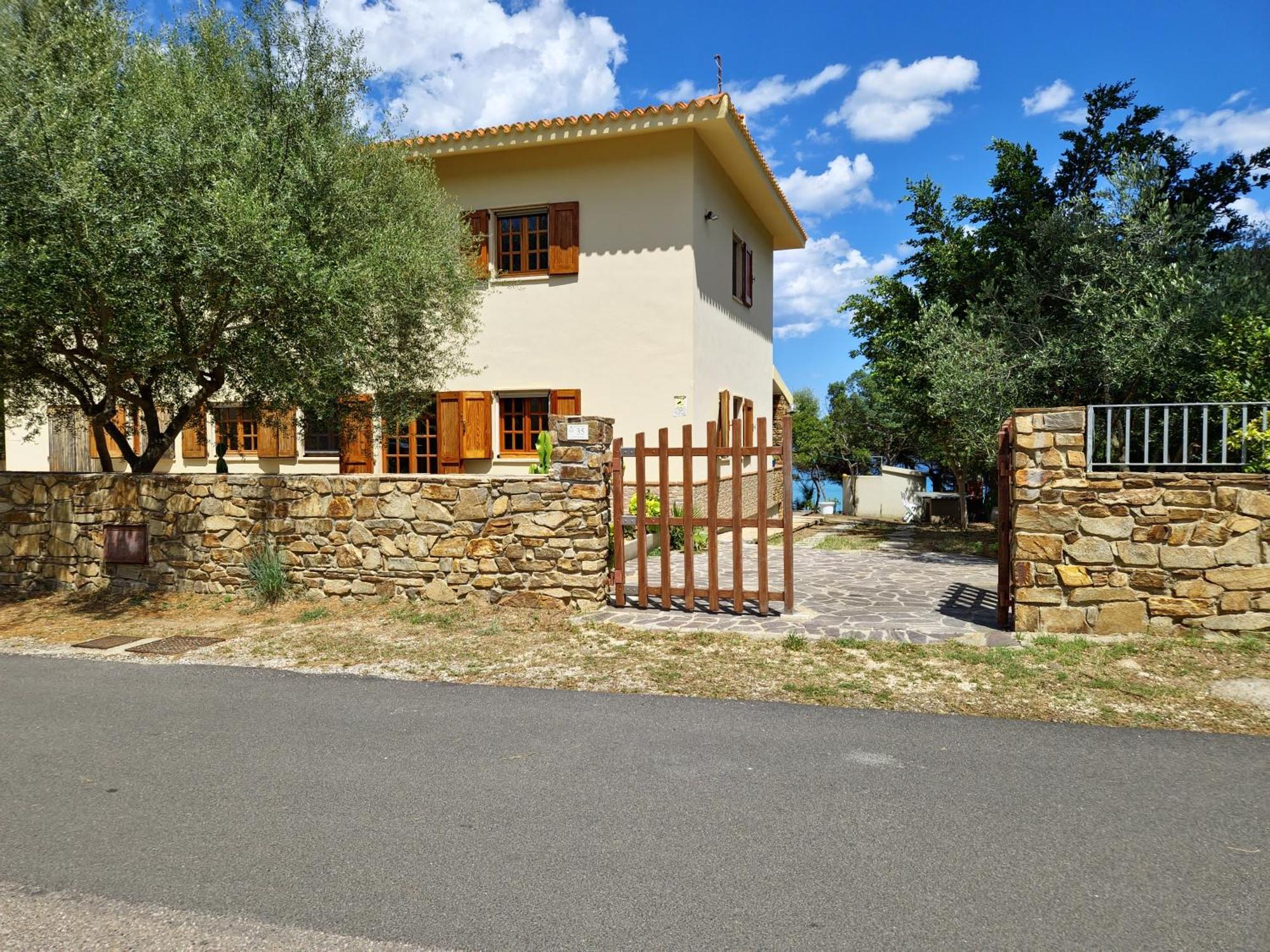 Villa Papiyon - Accesso Privato Alla Spiaggia Cala Liberotto Exteriör bild